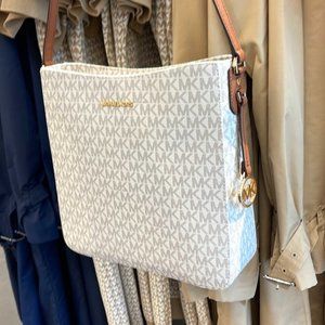 Michael Kors | Bags | Michael Kors Jet Set Travel Large Messenger Crossbody  Bag Vanilla | Poshmark